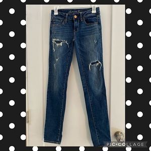 American Eagle Super Stretch Denim jeans size 0, no skin show rips